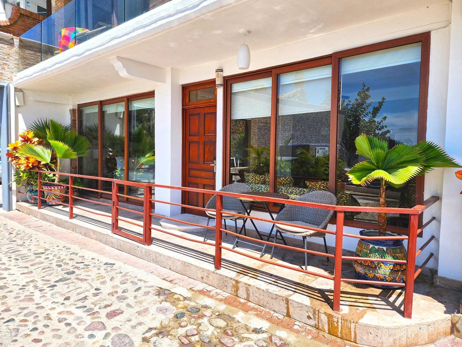 Apartahotel Vallarta Shores 4*