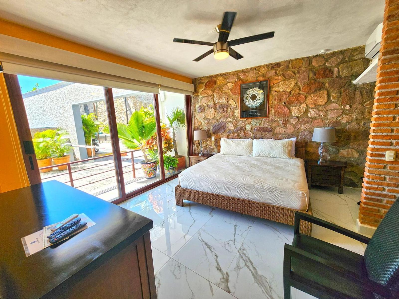 Vallarta Shores Apartahotel 4*